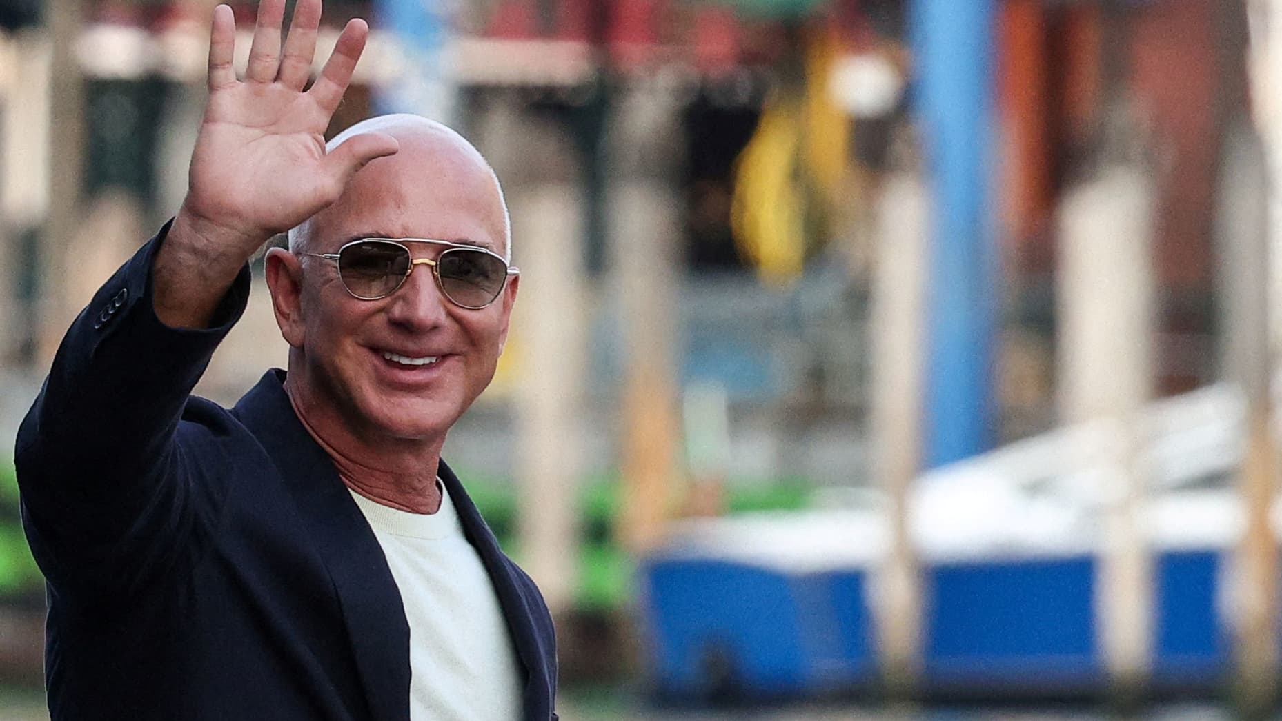 108164126 17508806332025 06 25t181917z 2031990181 rc2t9fa9k0ap rtrmadp 0 people bezos wedding